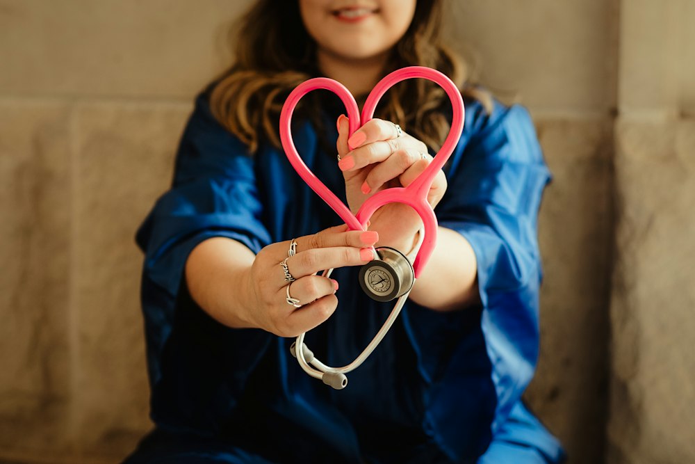 Corazón y estetoscopio